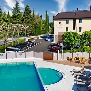 Ile Hotel
